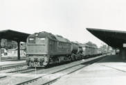 120.377-7 im Gtergleis 5 Bahnhof Gsten im Sommer 1987